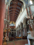 La basilique-plafond de la neffe centrale et l'orgue