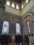 La basilique-Décor mural et vitraux